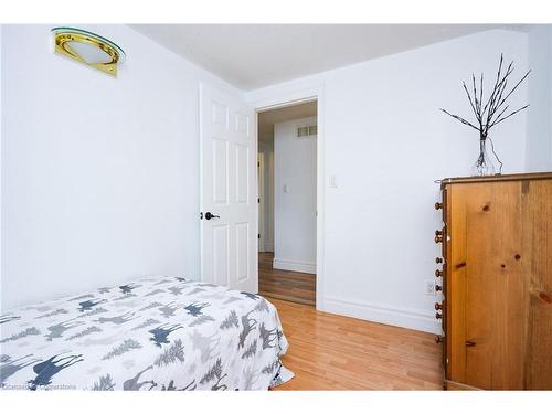 9 Bloomingdale Road N, Kitchener, ON - Indoor Photo Showing Bedroom