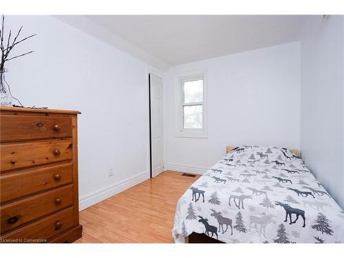 9 Bloomingdale Road N, Kitchener, ON - Indoor Photo Showing Bedroom