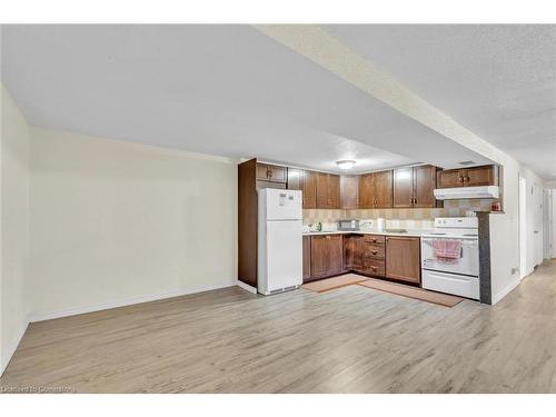 805B Patterson Place, Cambridge, ON - Indoor Photo Showing Kitchen