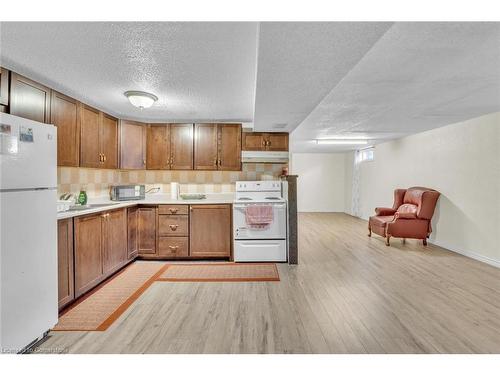 805B Patterson Place, Cambridge, ON - Indoor Photo Showing Kitchen