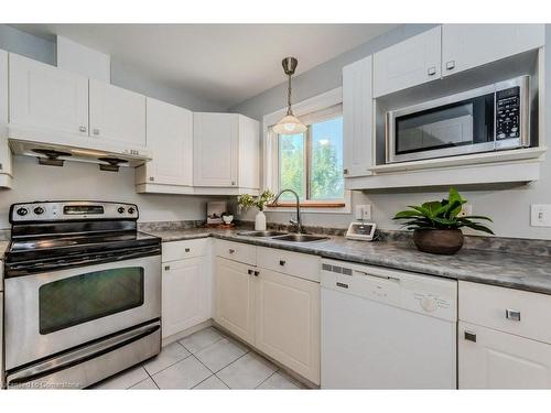 38-235 Saginaw Parkway, Cambridge, ON - Indoor Photo Showing Kitchen With Double Sink