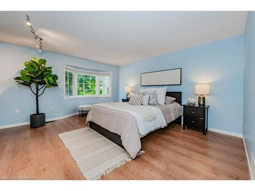 38-235 Saginaw Parkway, Cambridge, ON - Indoor Photo Showing Bedroom