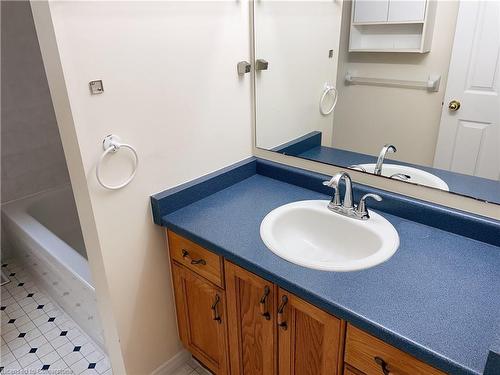 53 Activa Avenue, Kitchener, ON - Indoor Photo Showing Bathroom