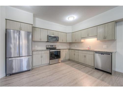 6-408 Guelph Avenue, Cambridge, ON - Indoor Photo Showing Kitchen With Stainless Steel Kitchen