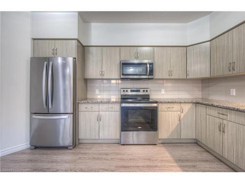 6-408 Guelph Avenue, Cambridge, ON - Indoor Photo Showing Kitchen With Stainless Steel Kitchen