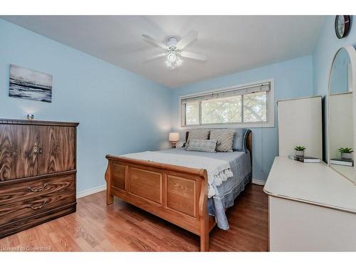 841 Westminster Drive S, Cambridge, ON - Indoor Photo Showing Bedroom