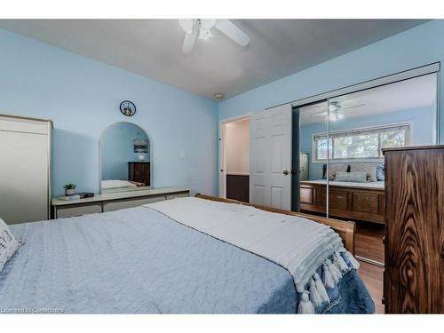 841 Westminster Drive S, Cambridge, ON - Indoor Photo Showing Bedroom