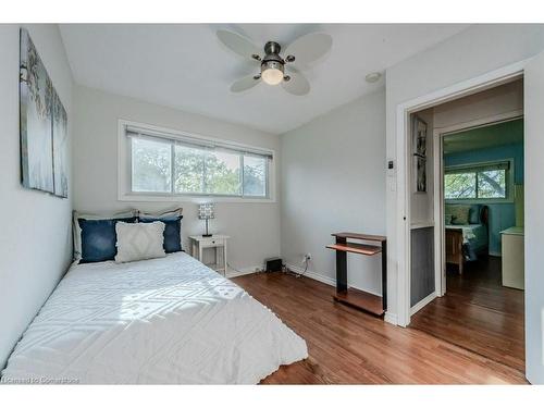 841 Westminster Drive S, Cambridge, ON - Indoor Photo Showing Bedroom