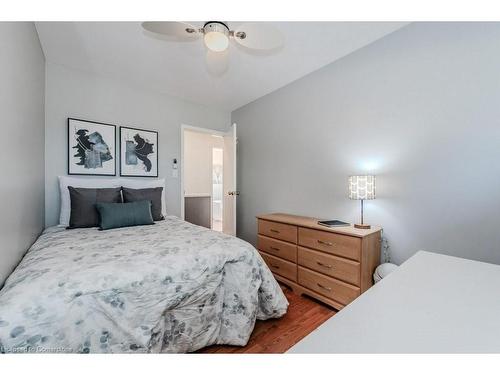 841 Westminster Drive S, Cambridge, ON - Indoor Photo Showing Bedroom