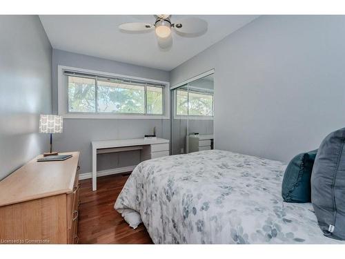 841 Westminster Drive S, Cambridge, ON - Indoor Photo Showing Bedroom