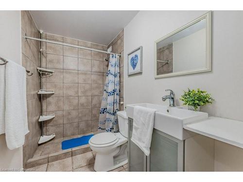 841 Westminster Drive S, Cambridge, ON - Indoor Photo Showing Bathroom