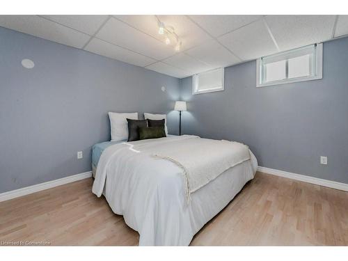 841 Westminster Drive S, Cambridge, ON - Indoor Photo Showing Bedroom