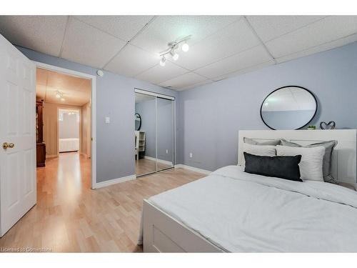 841 Westminster Drive S, Cambridge, ON - Indoor Photo Showing Bedroom