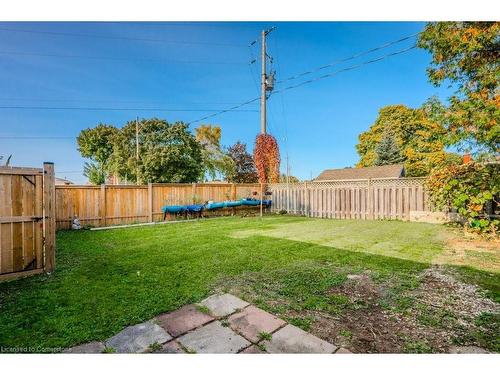 841 Westminster Drive S, Cambridge, ON - Outdoor With Backyard