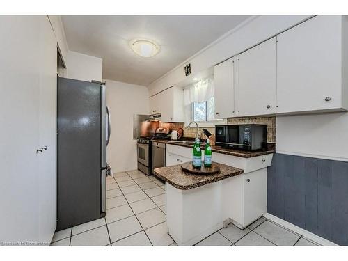 841 Westminster Drive S, Cambridge, ON - Indoor Photo Showing Kitchen