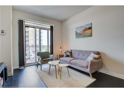 603-155 Caroline Street, Waterloo, ON - Indoor Photo Showing Living Room