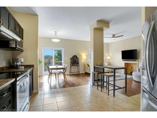 108 Yates Avenue, Cambridge, ON - Indoor Photo Showing Kitchen