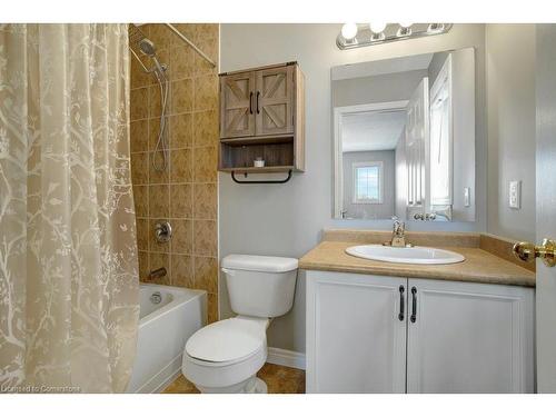 108 Yates Avenue, Cambridge, ON - Indoor Photo Showing Bathroom