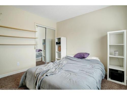 108 Yates Avenue, Cambridge, ON - Indoor Photo Showing Bedroom