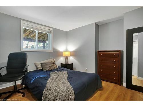 108 Yates Avenue, Cambridge, ON - Indoor Photo Showing Bedroom