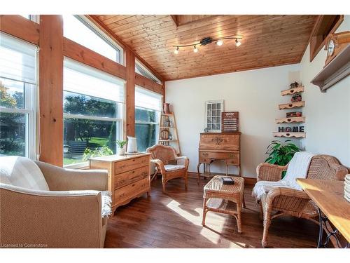 176 Church Street W, Elmira, ON - Indoor Photo Showing Living Room