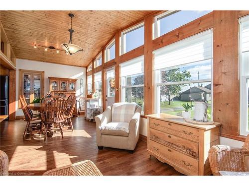 176 Church Street W, Elmira, ON - Indoor Photo Showing Living Room