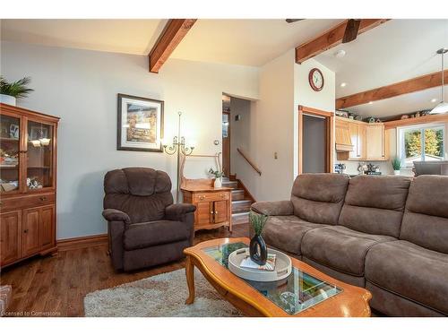 176 Church Street W, Elmira, ON - Indoor Photo Showing Living Room