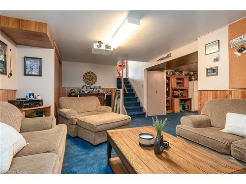 176 Church Street W, Elmira, ON - Indoor Photo Showing Living Room