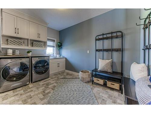 14 Kissing Bridge Drive, Elmira, ON - Indoor Photo Showing Laundry Room