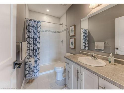 14 Kissing Bridge Drive, Elmira, ON - Indoor Photo Showing Bathroom