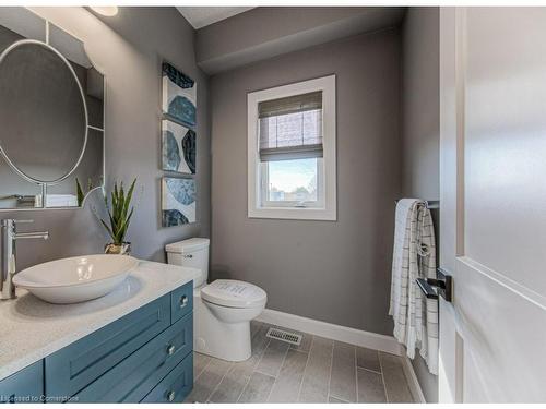 14 Kissing Bridge Drive, Elmira, ON - Indoor Photo Showing Bathroom