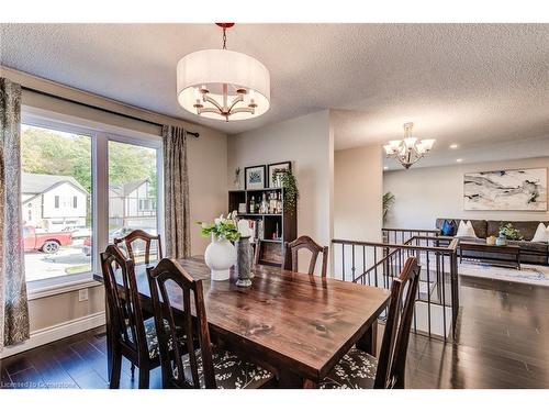 24 Cindy Avenue, Cambridge, ON - Indoor Photo Showing Dining Room