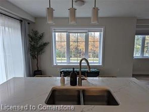 7-311 Woolwich Street, Waterloo, ON - Indoor Photo Showing Kitchen