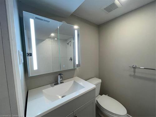 Lower-23 Kenmore Avenue, Cambridge, ON - Indoor Photo Showing Bathroom