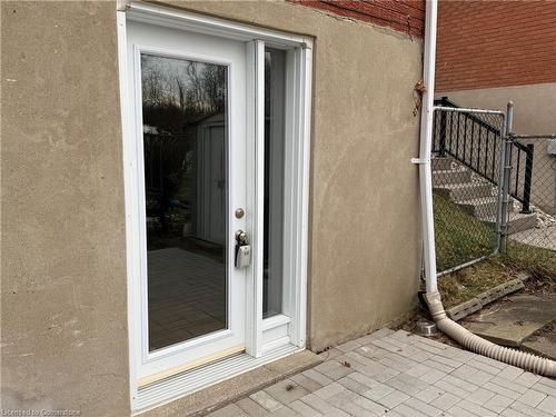 Lower-23 Kenmore Avenue, Cambridge, ON - Indoor Photo Showing Bathroom