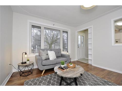 332 Grand Ridge Drive, Cambridge, ON - Indoor Photo Showing Living Room