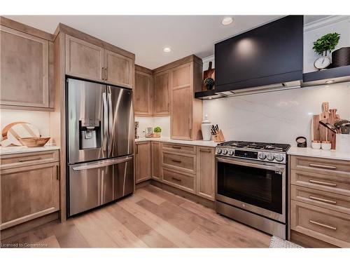 7-700 Glasgow Street, Kitchener, ON - Indoor Photo Showing Kitchen