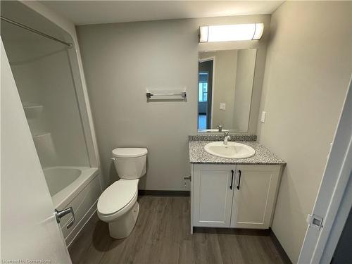 306-595 Strasburg Road, Kitchener, ON - Indoor Photo Showing Bathroom