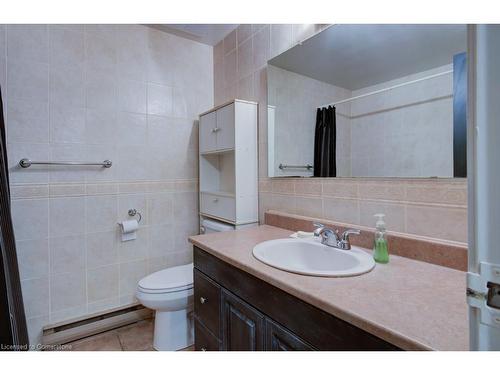 17-1 Lamers Court, Tillsonburg, ON - Indoor Photo Showing Bathroom