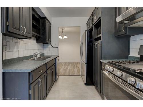 17-1 Lamers Court, Tillsonburg, ON - Indoor Photo Showing Kitchen With Double Sink