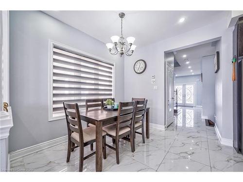 47 Banbridge Crescent, Brampton, ON - Indoor Photo Showing Dining Room