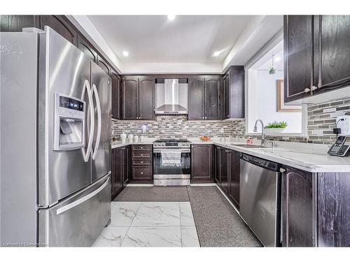 47 Banbridge Crescent, Brampton, ON - Indoor Photo Showing Kitchen With Stainless Steel Kitchen With Upgraded Kitchen