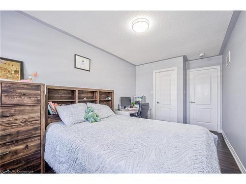 47 Banbridge Crescent, Brampton, ON - Indoor Photo Showing Bedroom