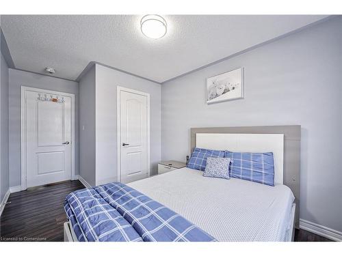 47 Banbridge Crescent, Brampton, ON - Indoor Photo Showing Bedroom