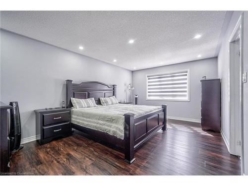 47 Banbridge Crescent, Brampton, ON - Indoor Photo Showing Bedroom