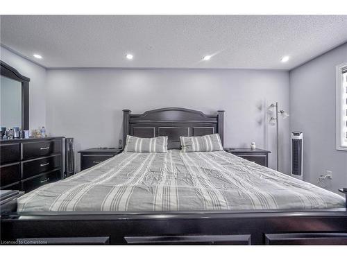 47 Banbridge Crescent, Brampton, ON - Indoor Photo Showing Bedroom