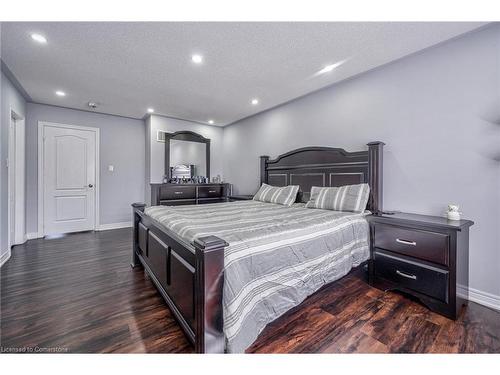 47 Banbridge Crescent, Brampton, ON - Indoor Photo Showing Bedroom