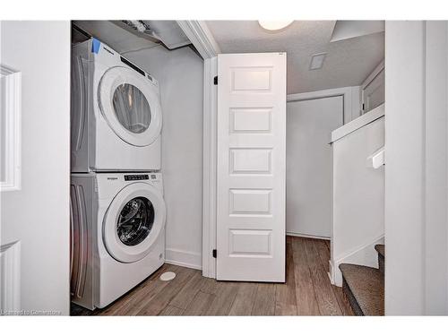 35-99 Roger Street, Waterloo, ON - Indoor Photo Showing Laundry Room