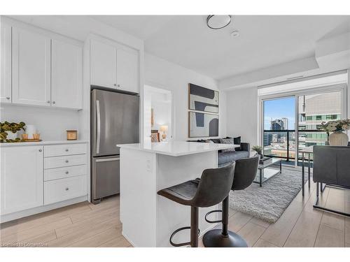 901-55 Duke Street W, Kitchener, ON - Indoor Photo Showing Kitchen