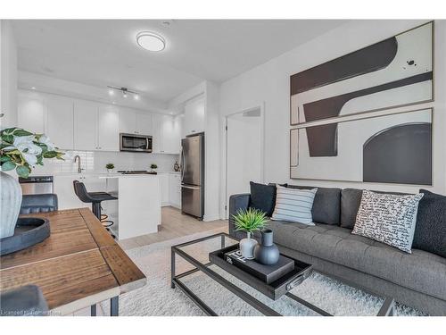 901-55 Duke Street W, Kitchener, ON - Indoor Photo Showing Living Room